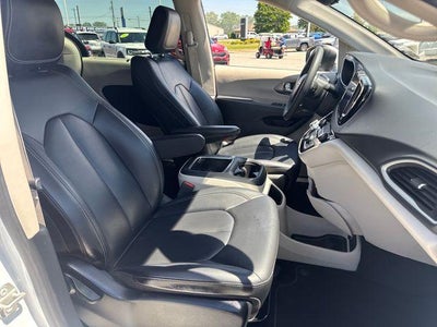2023 Chrysler Pacifica Touring L FWD
