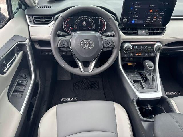 2025 Toyota RAV4 XLE Premium FWD (Natl)