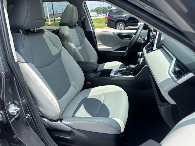 2025 Toyota RAV4 XLE Premium FWD (Natl)