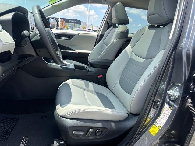 2025 Toyota RAV4 XLE Premium FWD (Natl)