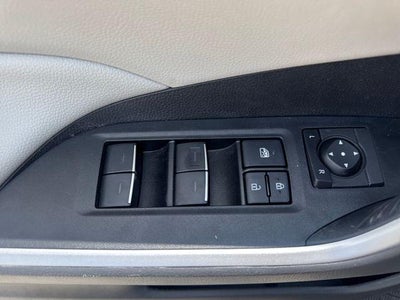 2025 Toyota RAV4 XLE Premium FWD (Natl)