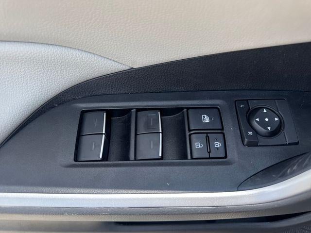2025 Toyota RAV4 XLE Premium FWD (Natl)