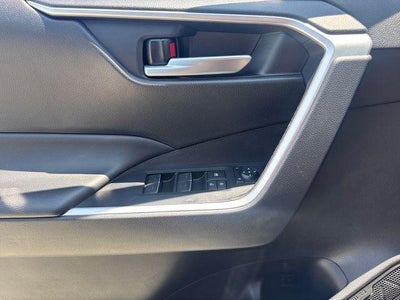 2025 Toyota RAV4 XLE AWD (Natl)