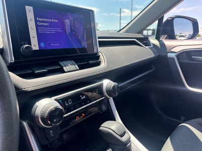 2025 Toyota RAV4 XLE AWD (Natl)