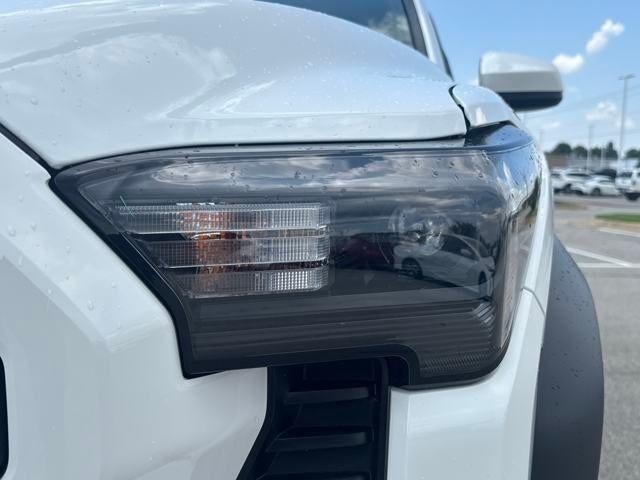 2025 Toyota Tacoma 4WD 4WD SR Double Cab 5' Bed MT (Natl)