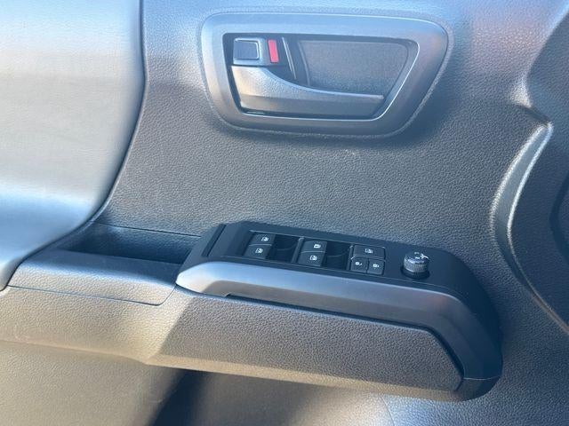 2023 Toyota Tacoma 4WD 4WD SR Double Cab 5' Bed V6 AT (GS)