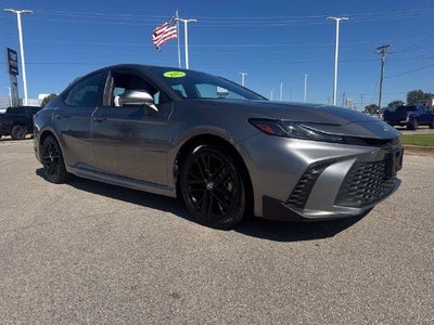 2025 Toyota Camry SE (SE)