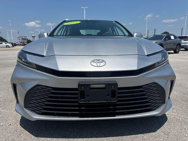 2025 Toyota Camry LE (SE)