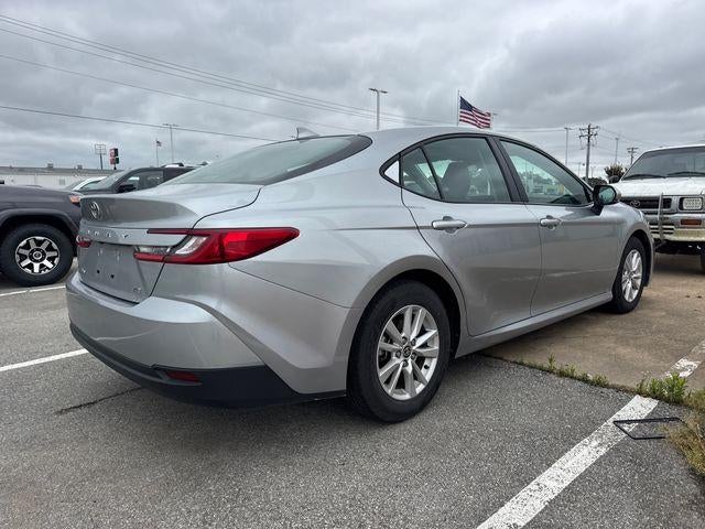 2025 Toyota Camry LE (SE)