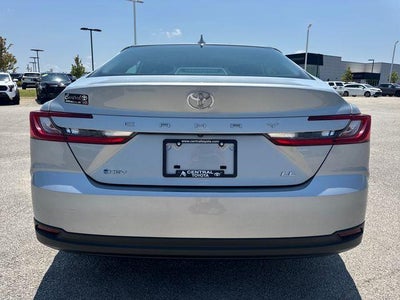 2025 Toyota Camry LE (SE)