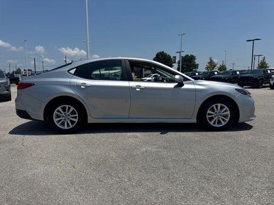 2025 Toyota Camry LE (SE)