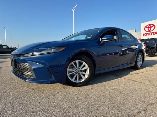 2025 Toyota Camry LE (SE)