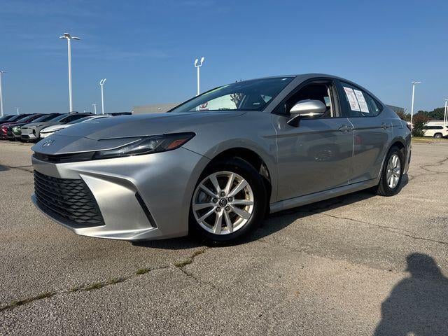 2025 Toyota Camry LE (SE)