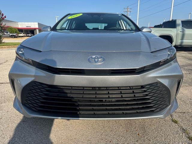 2025 Toyota Camry LE (SE)
