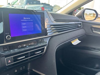 2025 Toyota Camry LE (SE)