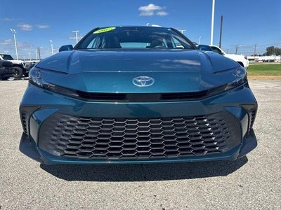 2025 Toyota Camry SE (SE)
