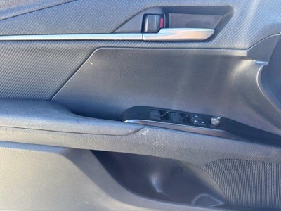 2025 Toyota Camry SE (SE)