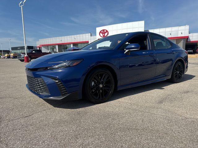 2025 Toyota Camry SE (SE)
