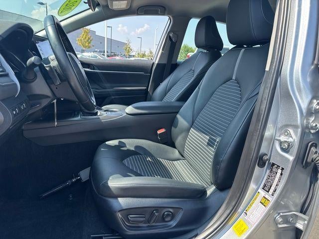 2023 Toyota Camry SE Auto (SE)