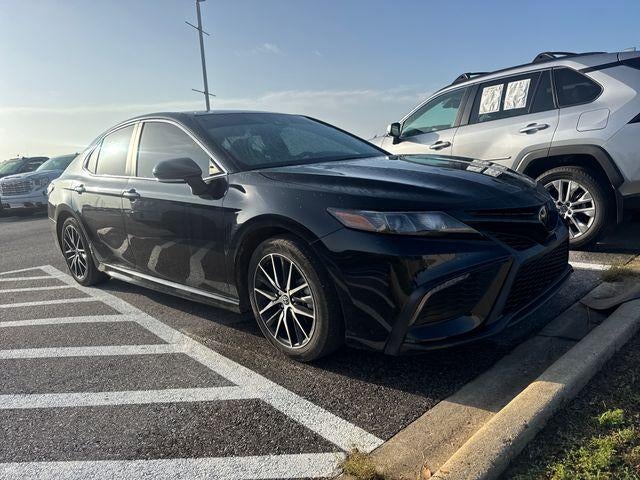 2022 Toyota Camry SE Auto (SE)