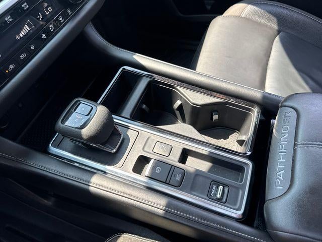 2022 Nissan Pathfinder SL 2WD