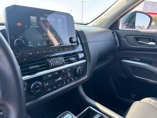 2022 Nissan Pathfinder SL 2WD