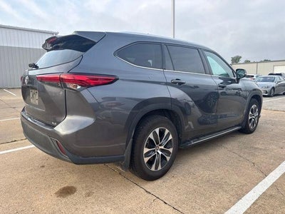 2020 Toyota Highlander XLE FWD (Natl)
