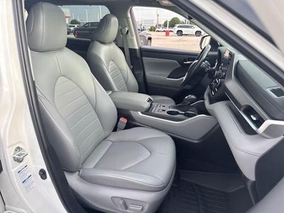 2022 Toyota Highlander XLE AWD (Natl)