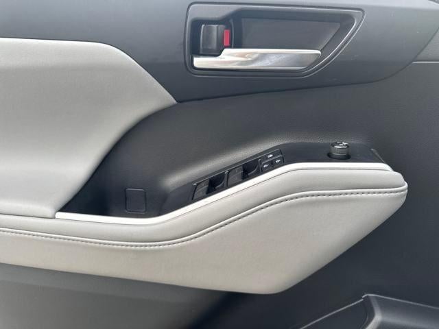 2022 Toyota Highlander XLE AWD (Natl)