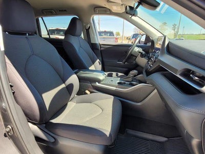 2023 Toyota Highlander LE FWD (GS)