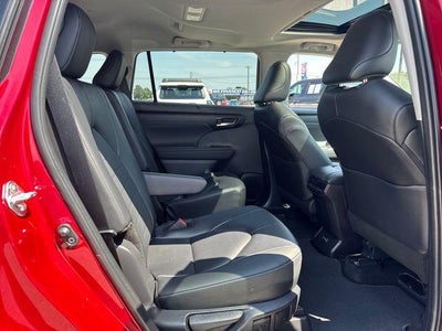 2026 Toyota Highlander XLE AWD (Natl)
