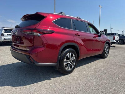 2026 Toyota Highlander XLE AWD (Natl)