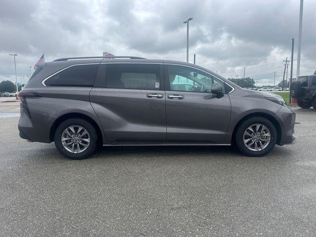 2024 Toyota Sienna XLE FWD 8-Passenger (Natl)