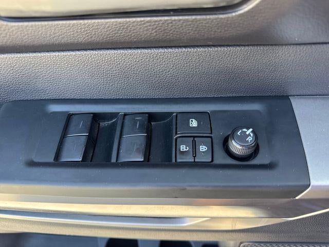 2023 Toyota Tundra 4WD 4WD SR5 CrewMax 5.5' Bed (SE)