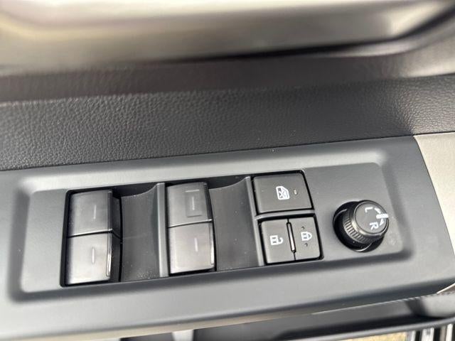 2025 Toyota Tundra 4WD 4WD SR5 CrewMax 5.5' Bed (SE)