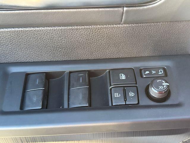 2023 Toyota Tundra 4WD 4WD Platinum CrewMax 5.5' Bed (Natl)