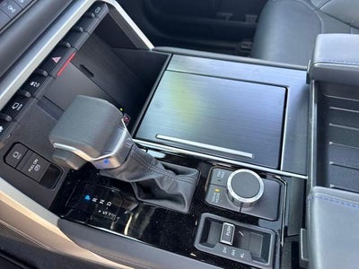 2025 Toyota Tundra 4WD 4WD Platinum Hybrid CrewMax 5.5' Bed (Natl)