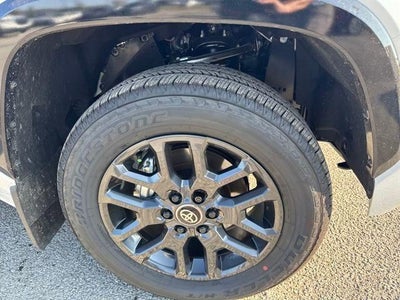 2025 Toyota Tundra 4WD 4WD Platinum Hybrid CrewMax 5.5' Bed (Natl)