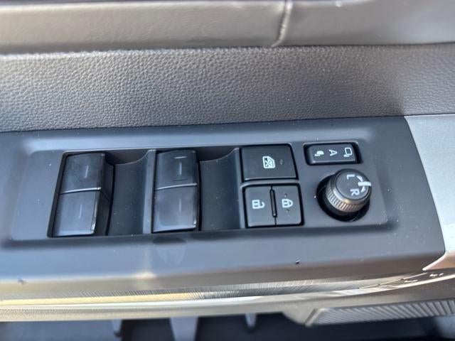 2025 Toyota Tundra 4WD 4WD Platinum Hybrid CrewMax 5.5' Bed (Natl)