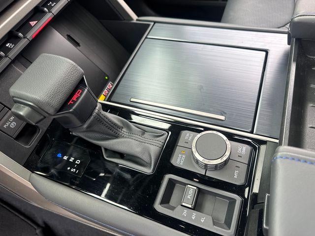2026 Toyota Tundra 4WD 4WD Platinum CrewMax 5.5' Bed (Natl)