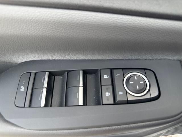 2024 Toyota Prius XLE (Natl)