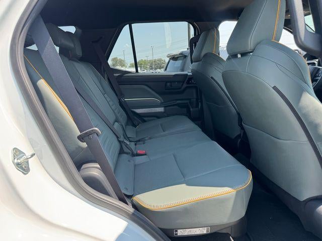 2025 Toyota 4Runner Hybrid Trailhunter 4WD (Natl)