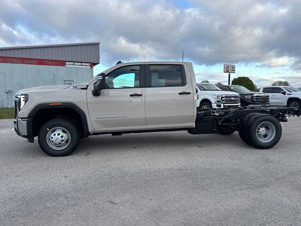 2026 GMC Sierra 3500 HD Chassis Cab Pro