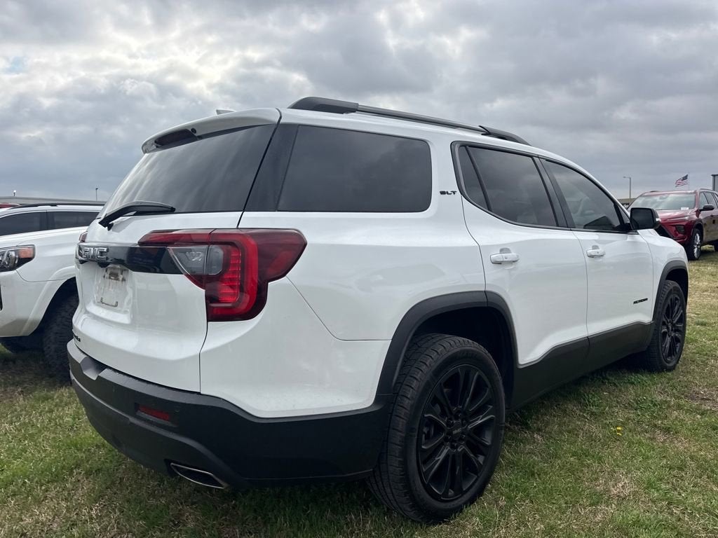 2022 GMC Acadia SLT