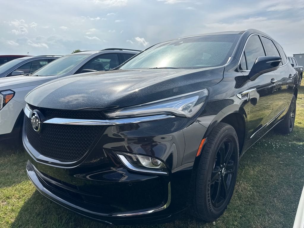 2023 Buick Enclave Essence's photo