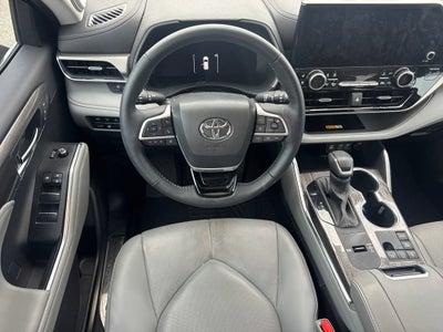 2025 Toyota Highlander Hybrid Limited