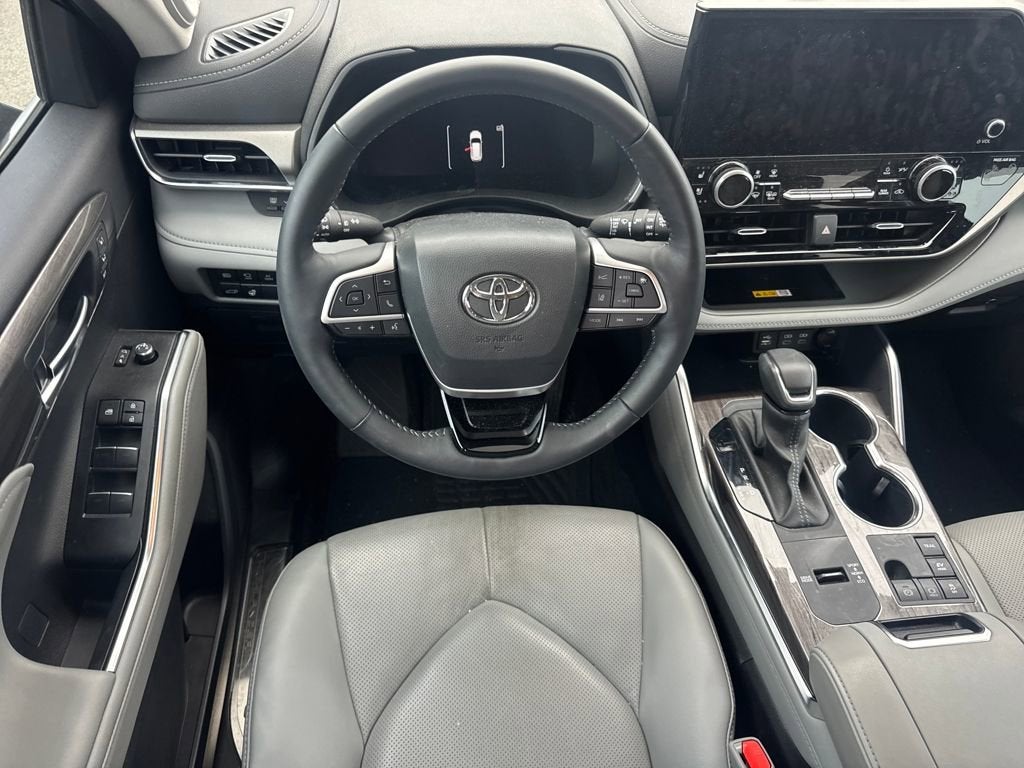 2025 Toyota Highlander Hybrid Limited