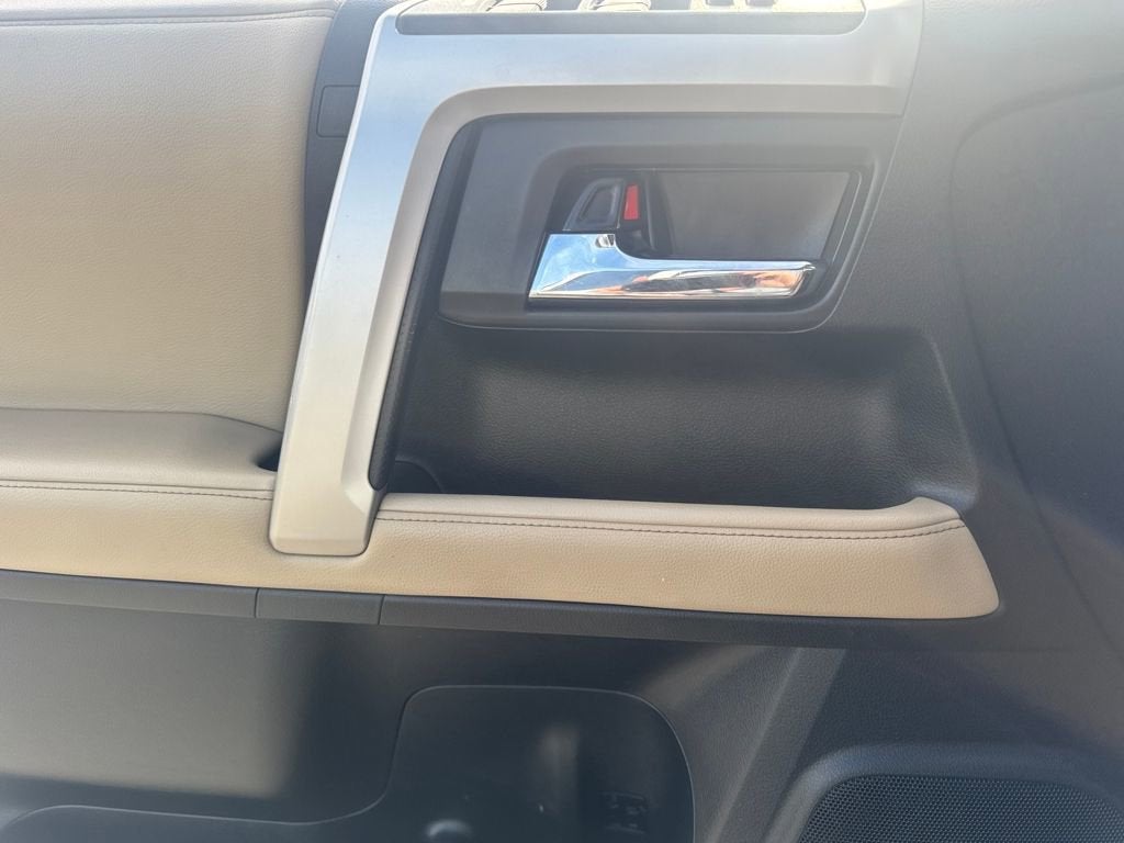 2024 TOYOTA TRU 4RUNNER Base