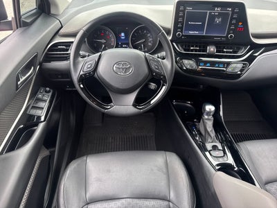 2022 Toyota C-HR XLE