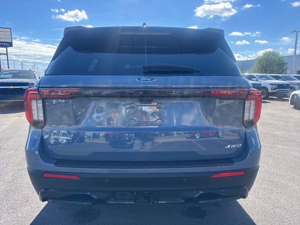 2025 Ford Explorer ST-Line